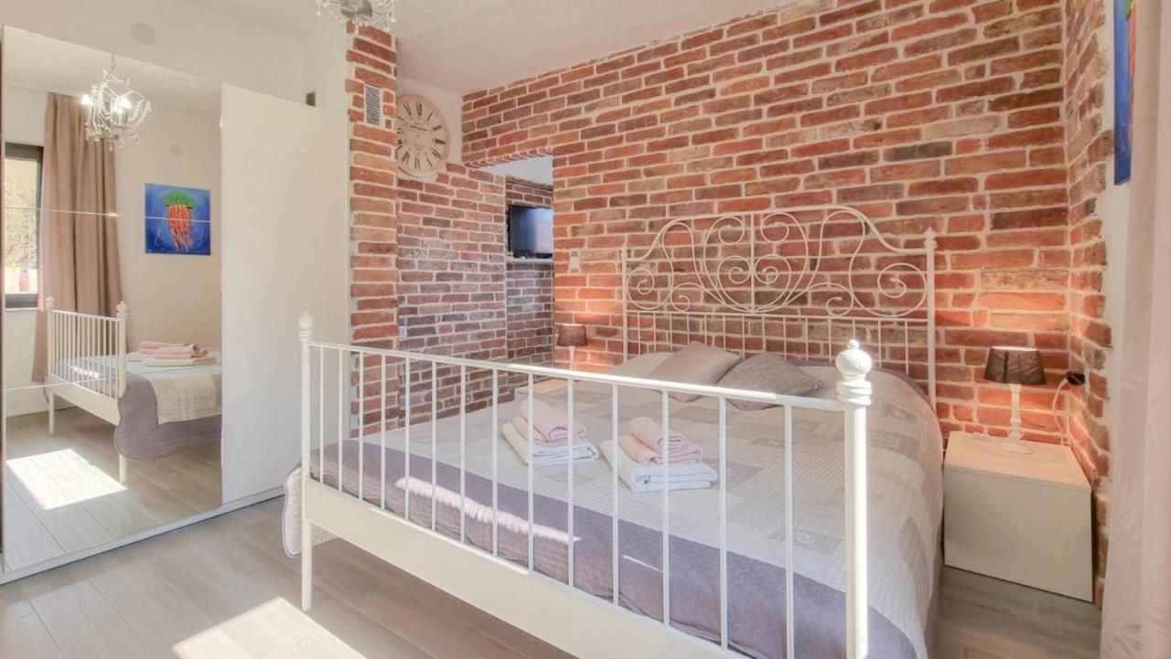 Enio Apartment Novigrad  Exterior photo